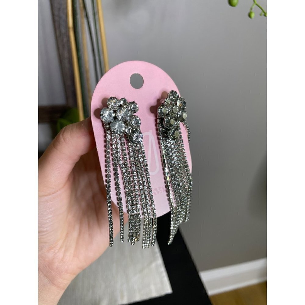 8 Other Reasons x Revolve Holiday Earring Silver Womens Size OS - Picture 4 of 5